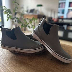 Brand New-Stylish Rain/Snow Boots